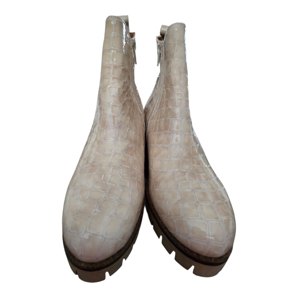 BRENDA Zaro Cream Ankle Boots with Elegant Design, Size 8
